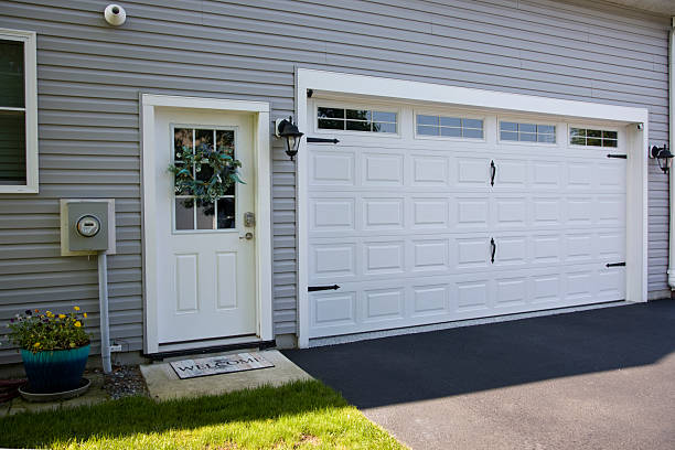 24/7 Emergency Garage Door Panel Replacement experts in Harlan, IN